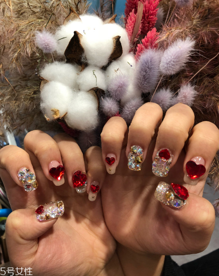 ins風(fēng)新年美甲合集 讓你整個新年美美噠 ins風(fēng)新年美甲合集 讓你整個新年美美噠