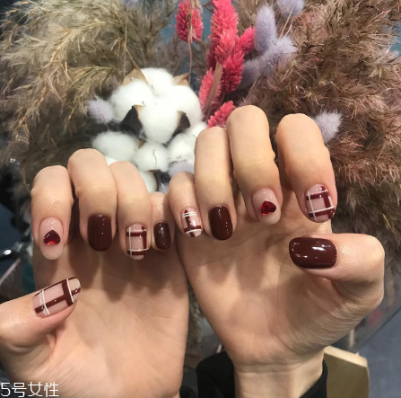 ins風(fēng)新年美甲合集 讓你整個新年美美噠 ins風(fēng)新年美甲合集 讓你整個新年美美噠