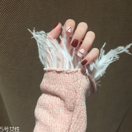 2018新年美甲款式 適合新年的美甲 2018新年美甲款式 適合新年的美甲