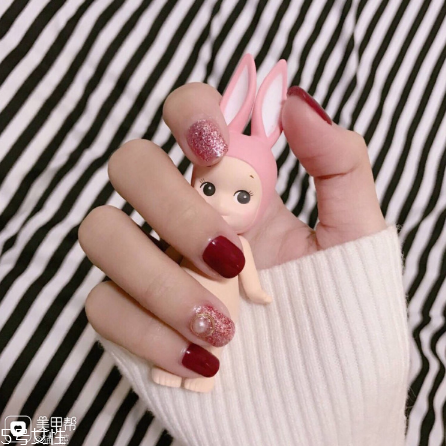 2018新年美甲款式 適合新年的美甲 2018新年美甲款式 適合新年的美甲