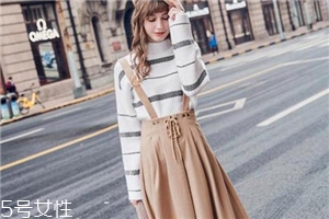 背帶裙怎么搭配？凸顯你的少女心
