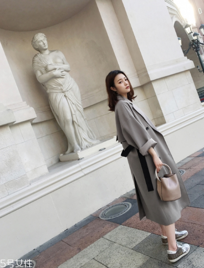 風(fēng)衣什么顏色好看？不同顏色不用風(fēng)采