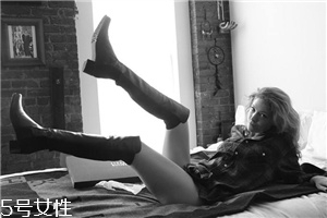 長(zhǎng)靴怎么搭配顯高？輕松穿出大長(zhǎng)腿