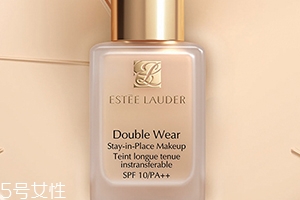 雅詩蘭黛粉底液和bb霜哪個好？