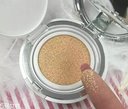 雪花秀致美潤(rùn)白氣墊評(píng)測(cè) 妝容自然輕薄 雪花秀致美潤(rùn)白氣墊評(píng)測(cè) 妝容自然輕薄