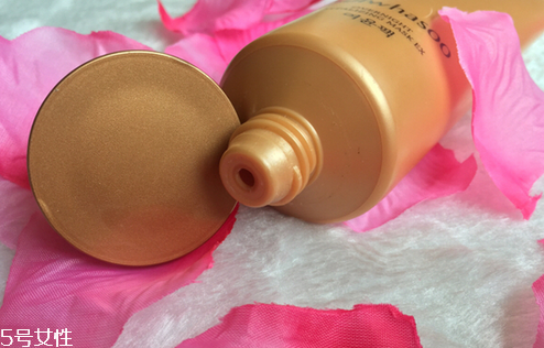 雪花秀凝脂玉和雨潤睡眠面膜哪個好？改善皮膚暗黃