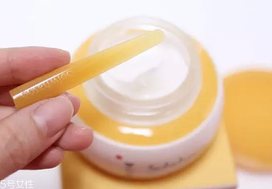 雪花秀彈力面霜適合年齡 令膚色更顯亮澤 雪花秀彈力面霜適合年齡 令膚色更顯亮澤