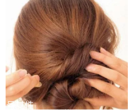 長臉適合什么樣的燙發(fā)？大波浪長發(fā)溫柔睿智