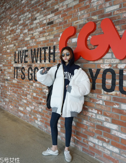 白色面包服配什么鞋？各種風(fēng)格隨意切換