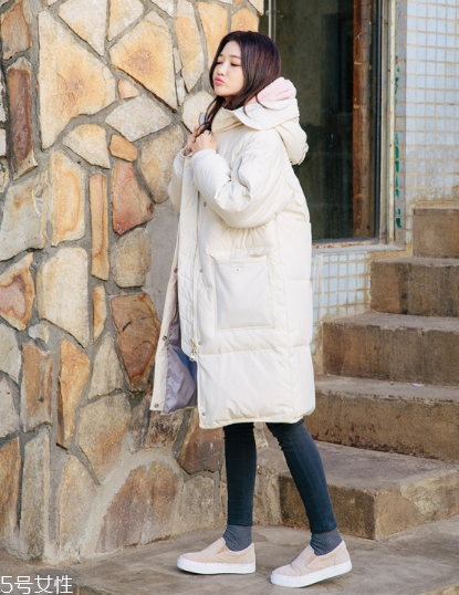 白色面包服配什么鞋？各種風(fēng)格隨意切換