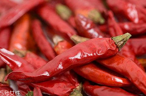 干辣椒變黑還能吃嗎 關(guān)鍵看是否變質(zhì) 干辣椒變黑還能吃嗎 關(guān)鍵看是否變質(zhì)