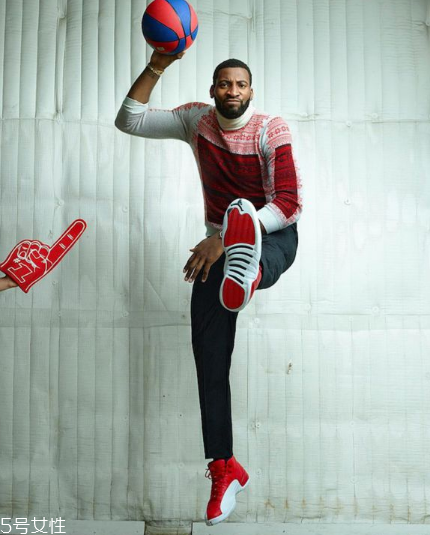 運(yùn)動(dòng)鞋鞋底磨損怎么補(bǔ)？不同磨損程度修補(bǔ)方法不同