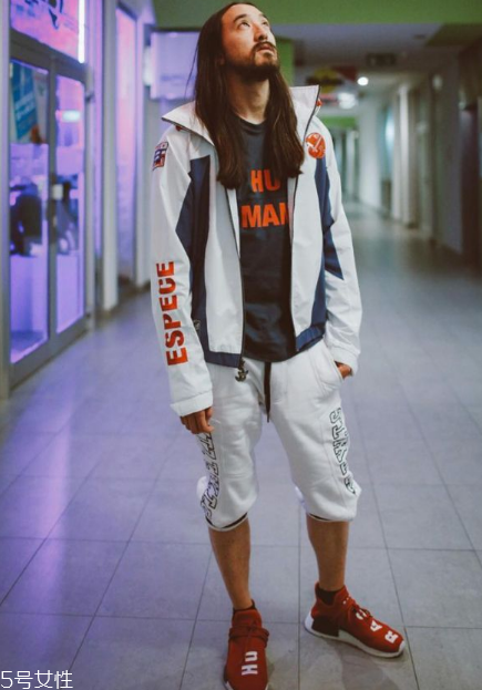 運(yùn)動(dòng)鞋鞋底磨損怎么補(bǔ)？不同磨損程度修補(bǔ)方法不同