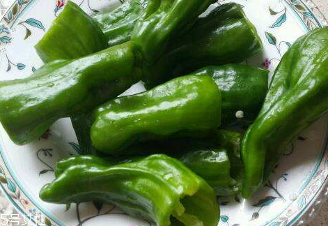 青辣椒可以放冰箱嗎 放冰箱能保存更久 青辣椒可以放冰箱嗎 放冰箱能保存更久