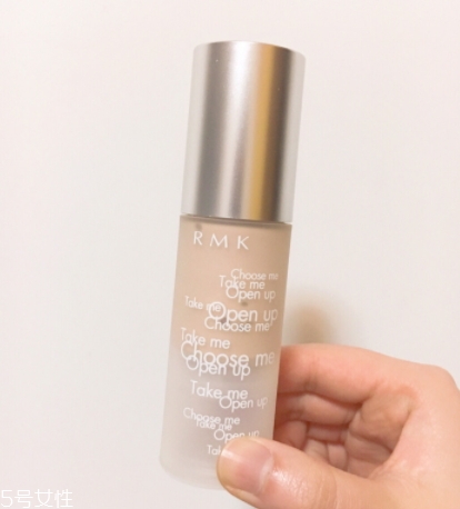 雅詩蘭黛粉底液和rmk粉底液哪個(gè)好？