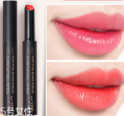 腮紅和口紅如何搭配？色彩不要太多