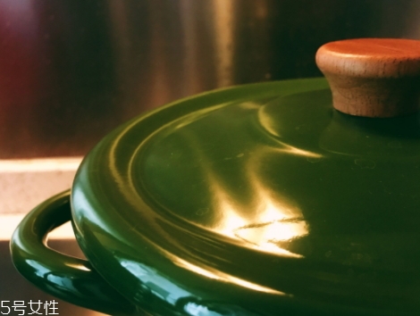 琺瑯鍋可以煲湯嗎？讓喝湯變得有逼格