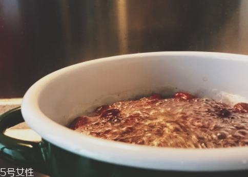 琺瑯鍋可以煲湯嗎？讓喝湯變得有逼格