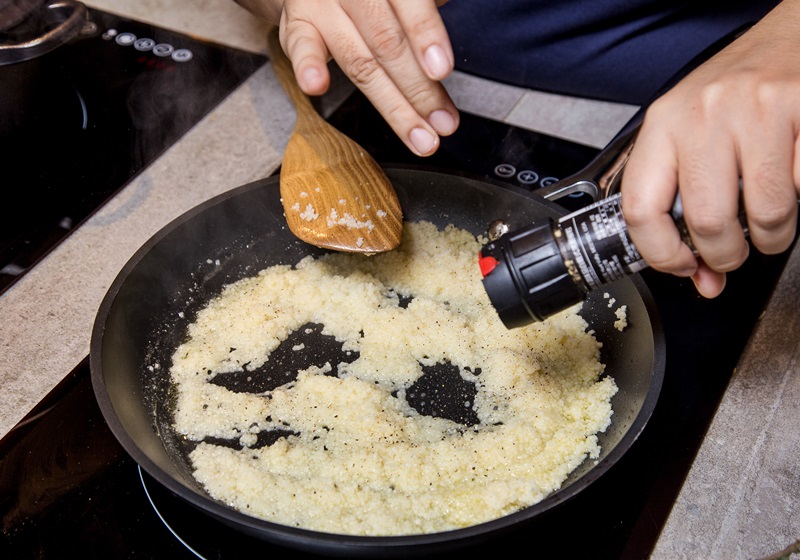 鐵鍋生銹怎么辦 鐵鍋生銹了還能炒菜嗎 鐵鍋生銹怎么辦 鐵鍋生銹了還能炒菜嗎