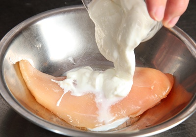 希臘酸奶和普通酸奶的區(qū)別 先了解優(yōu)缺點(diǎn) 希臘酸奶和普通酸奶的區(qū)別 先了解優(yōu)缺點(diǎn)