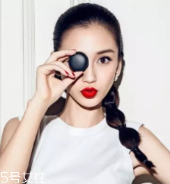 馬尾怎么扎顯臉?。狂R尾位置越高越精神