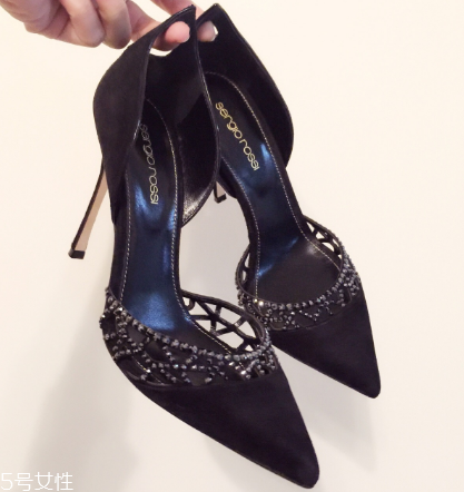 sergio rossi鞋子在哪買？各大秀場的寵兒