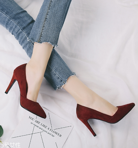 上班族適合穿什么款式高跟鞋？這三雙都是白領(lǐng)必備