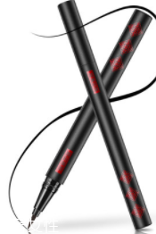 眼線畫歪了怎么辦？干脆暈成煙熏妝