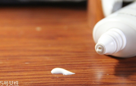 雅詩蘭黛防曬霜怎么樣？