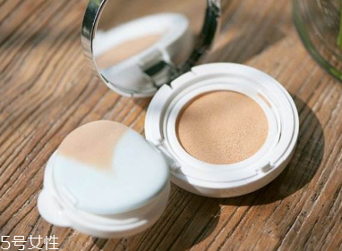 pony光彩氣墊粉底怎么樣？氣墊BB按壓更服帖