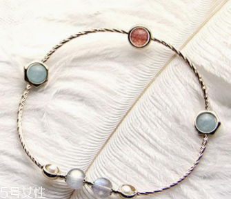 2018情人節(jié)怎么快速脫單？脫單法則之桃花手鏈