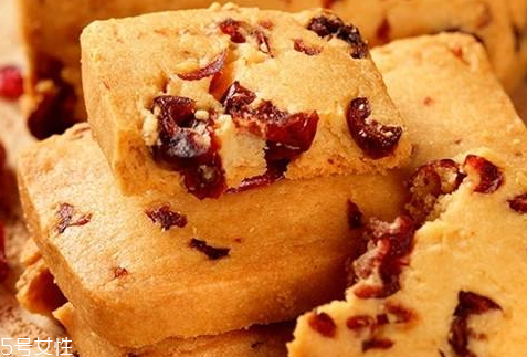 蔓越莓曲奇烤箱溫度 烘烤時(shí)間 蔓越莓曲奇烤箱溫度 烘烤時(shí)間
