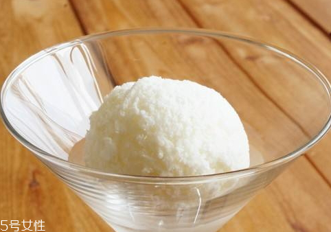 椰奶凍熱量高嗎 減肥人群不建議食用 椰奶凍熱量高嗎 減肥人群不建議食用