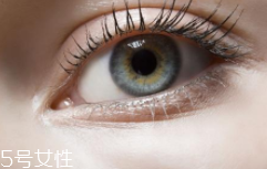 冬天用什么眼霜？抗皺眼霜對(duì)抗干燥肌