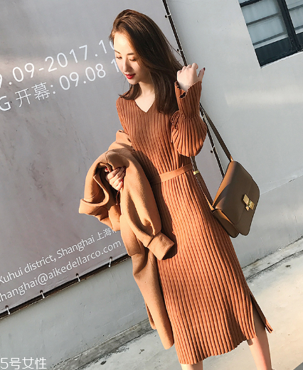 早春穿什么款式毛衣好看？三款毛衣解鎖新時尚