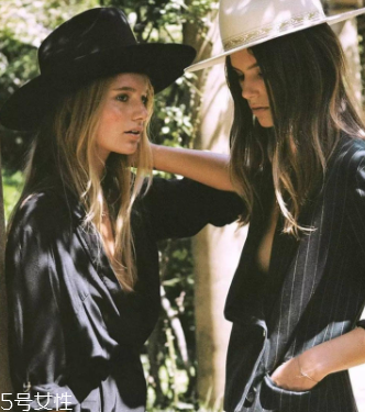 戴什么帽子顯臉??？寬檐帽讓臉看起來小