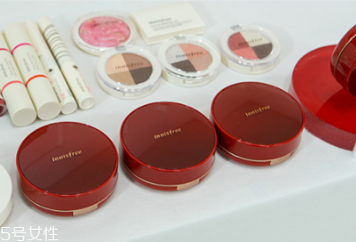 悅詩風吟石榴氣墊好用嗎？全新石榴活妍煥采氣墊粉珠霜