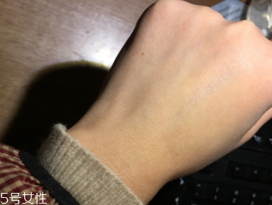 雅詩(shī)蘭黛卸妝乳怎么用？