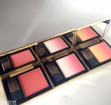 雅詩蘭黛腮紅怎么用？花漾傾慕腮紅漸變質(zhì)感