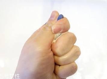 新買(mǎi)的氣墊粉撲要洗嗎？用久了一定要清洗