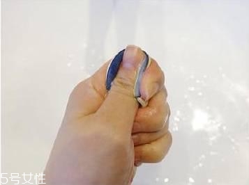 新買(mǎi)的氣墊粉撲要洗嗎？用久了一定要清洗