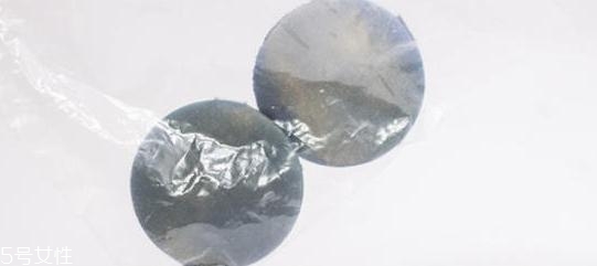 新買(mǎi)的氣墊粉撲要洗嗎？用久了一定要清洗