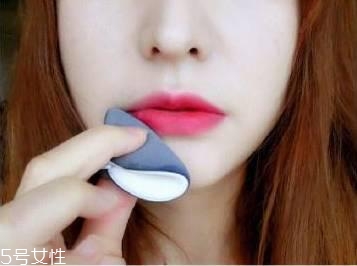 新買(mǎi)的氣墊粉撲要洗嗎？用久了一定要清洗