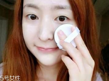 新買(mǎi)的氣墊粉撲要洗嗎？用久了一定要清洗