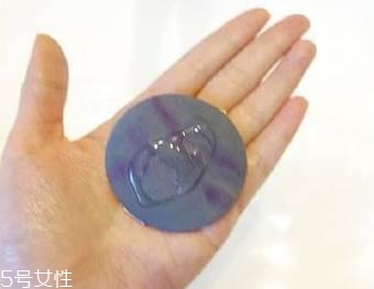 新買(mǎi)的氣墊粉撲要洗嗎？用久了一定要清洗