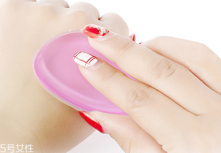 氣墊bb霜的粉撲多久清洗一次？小心細(xì)菌滋生