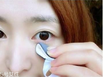 新買(mǎi)的氣墊粉撲要洗嗎？用久了一定要清洗