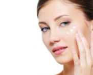 隔離霜怎么洗干凈？卸妝油最適合卸除隔離霜