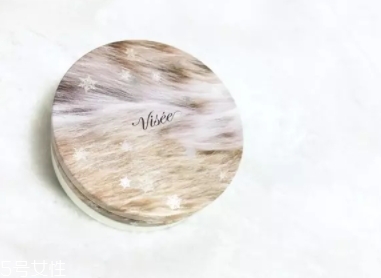 2018蜜粉餅?zāi)膫€牌子好？