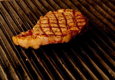 干式熟成牛排和濕式熟成牛排有什么區(qū)別 干式熟成牛排和濕式熟成牛排有什么區(qū)別